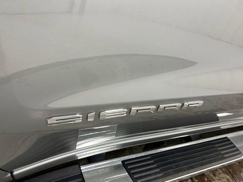 Used 2025 GMC Sierra 1500 SLE image 26