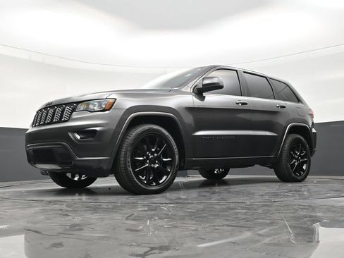 Used 2019 Jeep Grand Cherokee Altitude RWD image 20