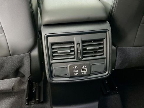 Certified 2025 Subaru Forester Premium image 28