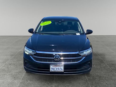 Used 2024 Volkswagen Jetta SE FWD image 8
