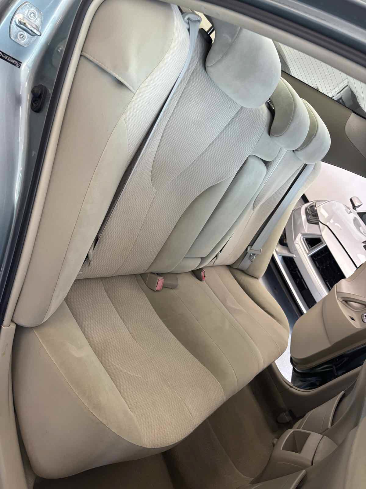 Used 2010 Toyota Camry LE w/ Fleet Convenience Pkg FWD image 19