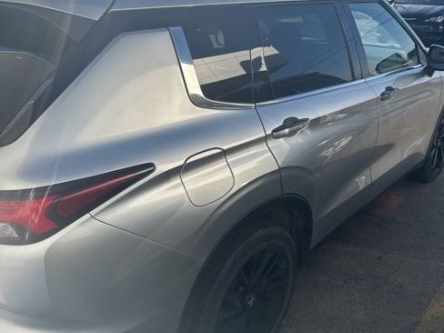 Used 2022 Mitsubishi Outlander SEL Black Edition image 4