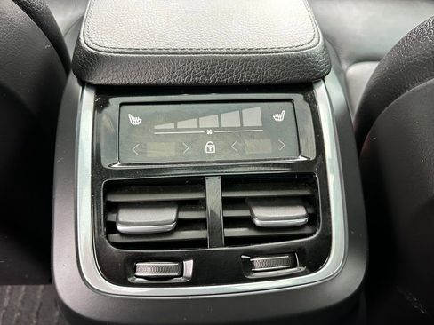 Used 2019 Volvo XC90 T6 Momentum w/ Advanced Package image 14