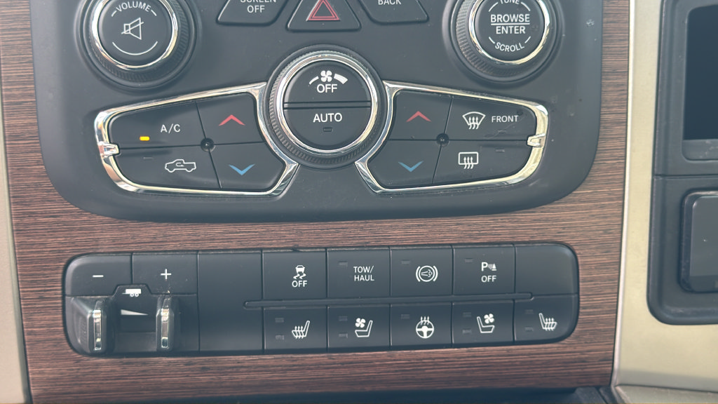 Used 2014 RAM 2500 Laramie AWD/4WD image 23
