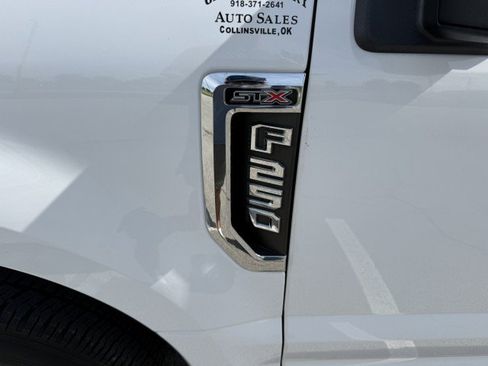 Used 2021 Ford F250 XL w/ STX Appearance Package RWD image 17