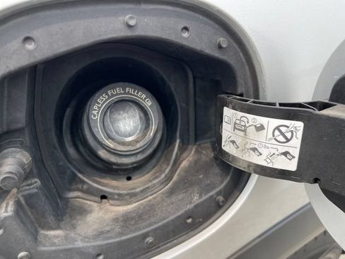 Used 2021 Nissan Rogue Platinum AWD/4WD image 16