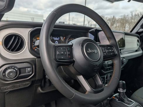 Used 2024 Jeep Wrangler Sport S image 10