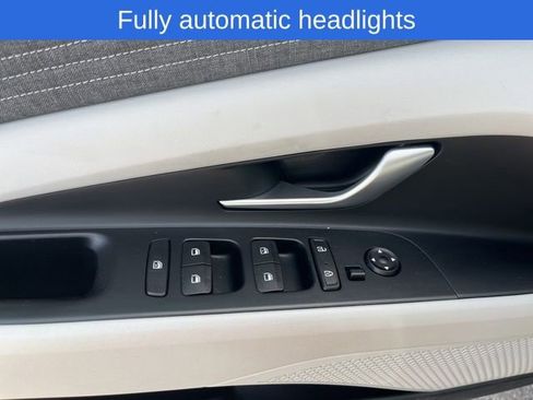 Used 2023 Hyundai Elantra Limited image 14