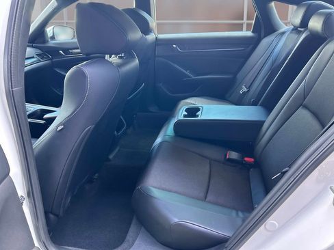 Used 2018 Honda Accord Sport image 12