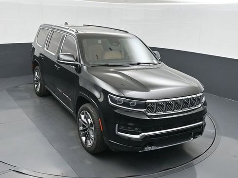 Used 2024 Jeep Grand Wagoneer Series III w/ Rear Seat Video Group 1 AWD/4WD image 39