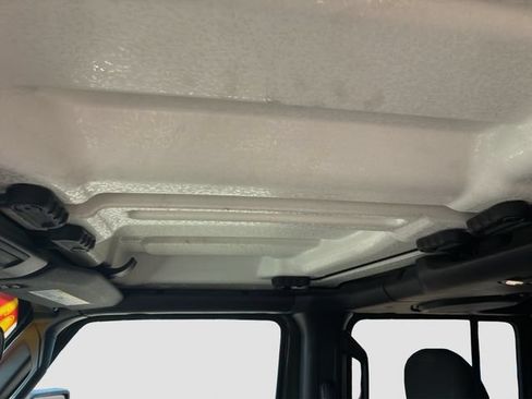 Used 2021 Jeep Gladiator Sport AWD/4WD image 23