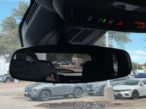 Used 2025 Chevrolet Equinox LT image 27