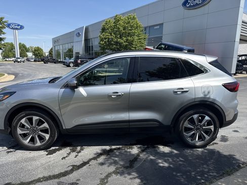 Certified 2024 Ford Escape Platinum w/ Premium Technology Package AWD/4WD image 4