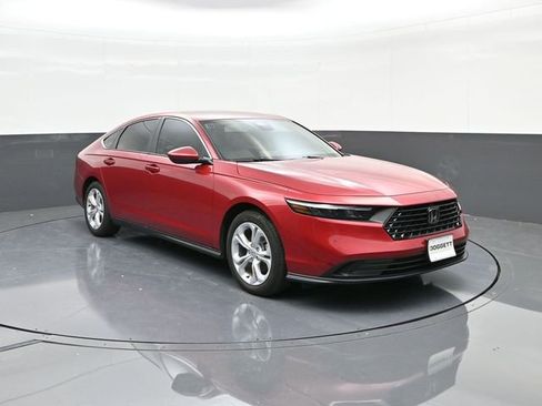 Used 2025 Honda Accord LX image 18