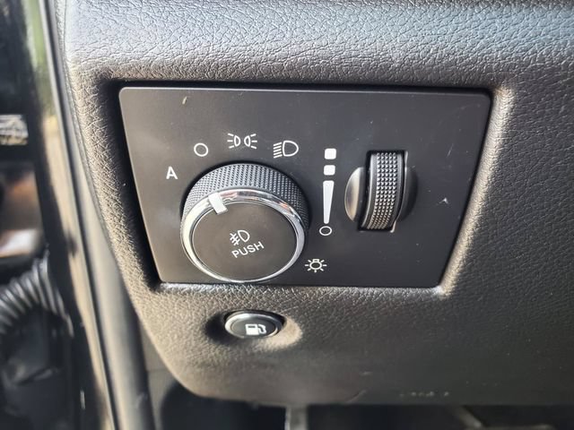 Used 2021 Jeep Grand Cherokee Limited AWD/4WD image 17