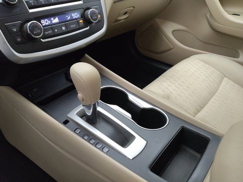 Used 2016 Nissan Altima 2.5 SV image 26