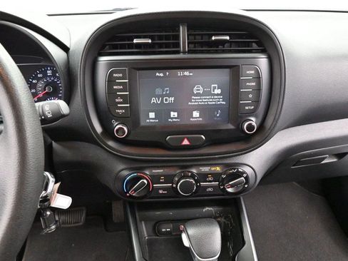 Used 2020 Kia Soul S FWD image 19