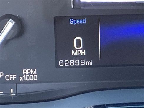 Used 2017 Cadillac XT5 FWD image 25