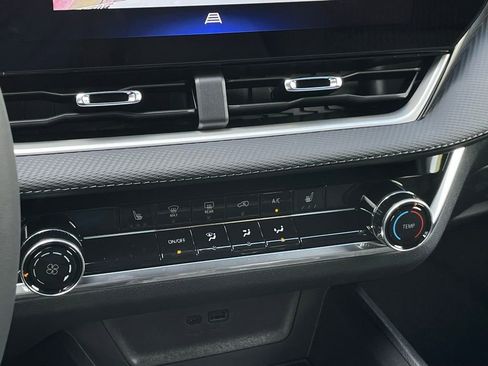 New 2026 Chevrolet Equinox LT FWD image 19
