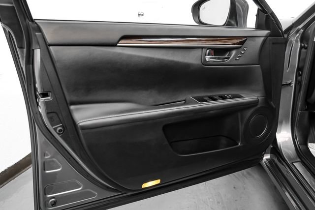 Used 2016 Lexus ES 350 w/ Ultra Luxury Package FWD image 44
