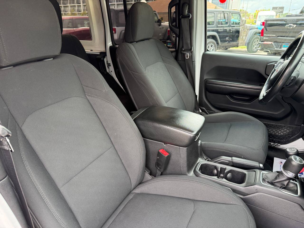 Used 2018 Jeep Wrangler Unlimited Sport S AWD/4WD image 28