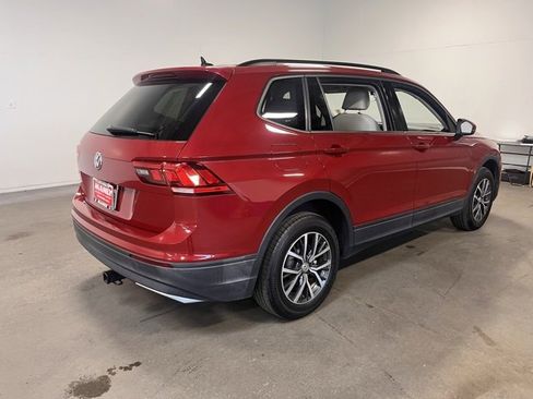 Used 2019 Volkswagen Tiguan SE image 5