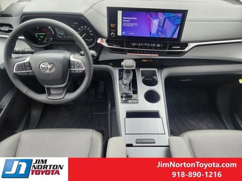 New 2026 Toyota Sienna XLE FWD image 21