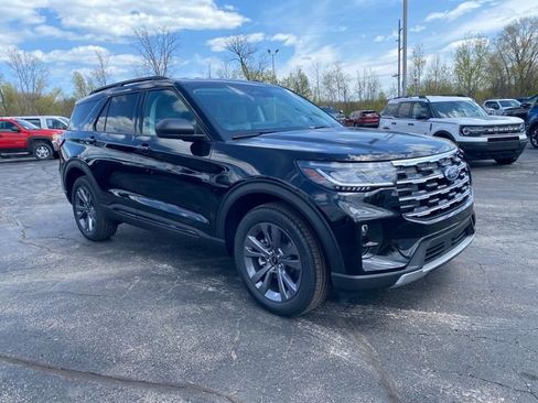 New 2026 Ford Explorer Active w/ Active Comfort Package AWD/4WD image 9