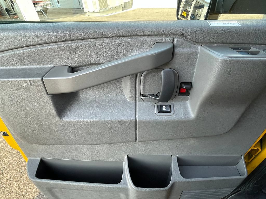 Used 2021 GMC Savana 3500 Extended w/ Power Convenience Package RWD image 21