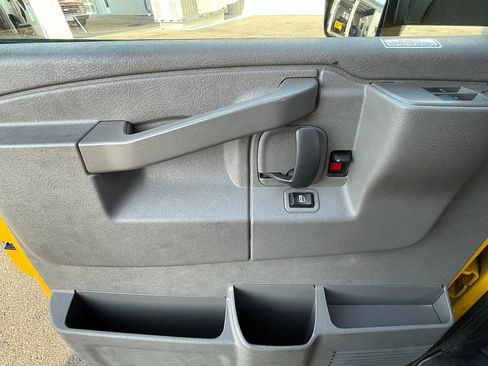 Used 2021 GMC Savana 3500 Extended w/ Power Convenience Package RWD image 21