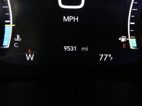 Used 2024 Chrysler Pacifica Pinnacle FWD image 26
