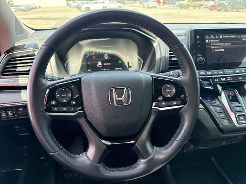 Used 2024 Honda Odyssey Elite image 11