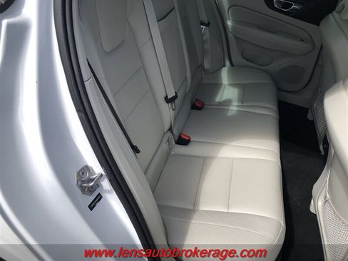 Used 2019 Volvo S60 T5 Momentum w/ Premium Package FWD image 20