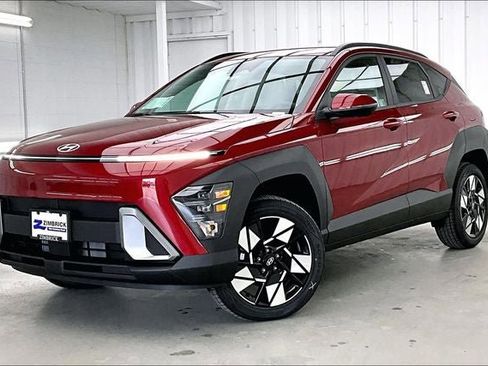 Used 2025 Hyundai Kona SEL AWD/4WD image 2