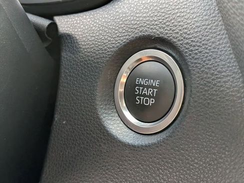 Used 2025 Toyota Corolla SE FWD image 31
