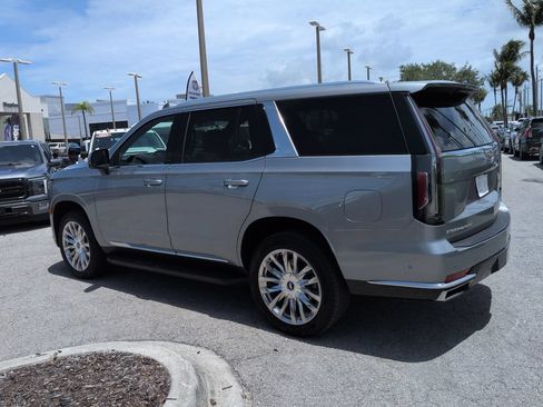 Used 2024 Cadillac Escalade Premium Luxury RWD image 7