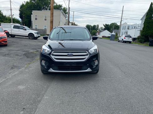 Used 2019 Ford Escape SE FWD image 2