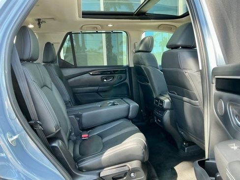Used 2023 Honda Pilot Touring image 17