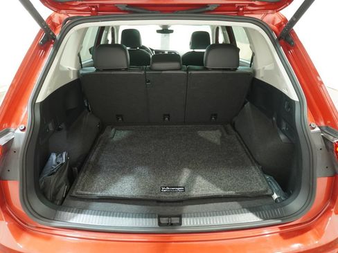 Certified 2024 Volkswagen Tiguan SE w/ Panoramic Sunroof Package AWD/4WD image 5