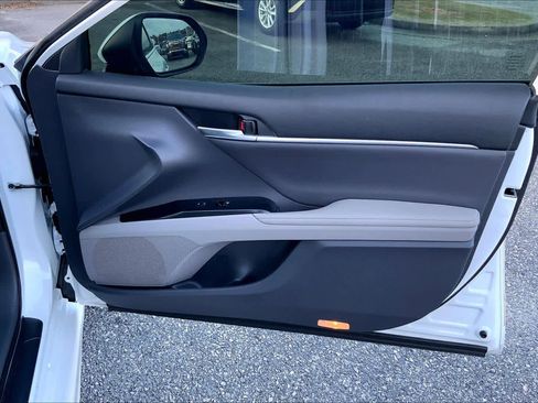 Used 2020 Toyota Camry XSE image 22