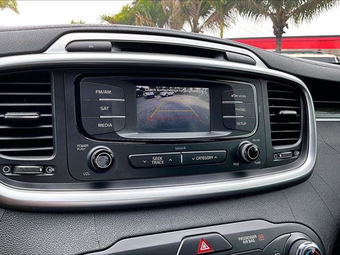 Used 2016 Kia Sorento FWD w/ LX Convenience Package image 15
