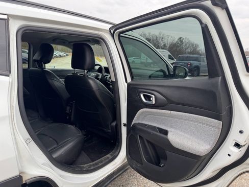 Used 2022 Jeep Compass Latitude image 13