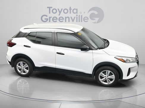 Used 2025 Nissan Kicks Play S image 18