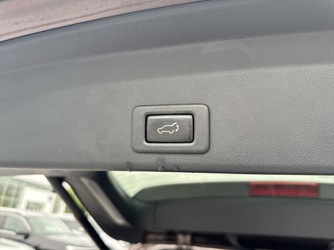 Used 2019 Subaru Ascent Premium AWD/4WD image 32