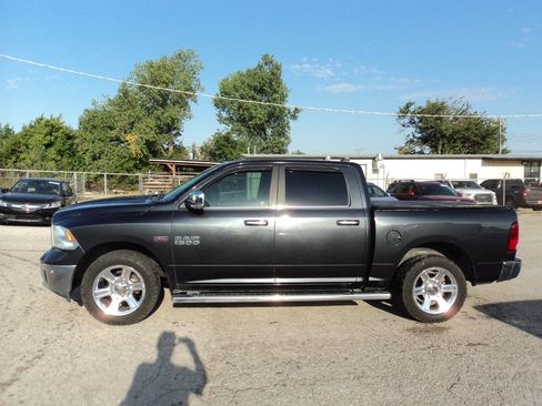 Used 2018 RAM 1500 Lone Star RWD image 2
