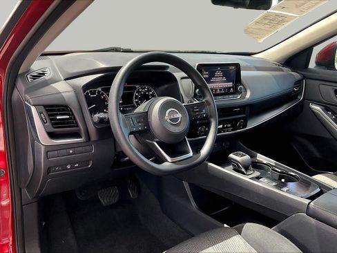 Certified 2024 Nissan Rogue SV FWD image 17
