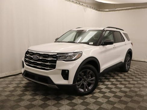 New 2026 Ford Explorer Active w/ Active Comfort Package AWD/4WD image 1