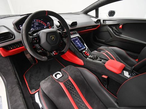 Used 2023 Lamborghini Huracan Tecnica image 10
