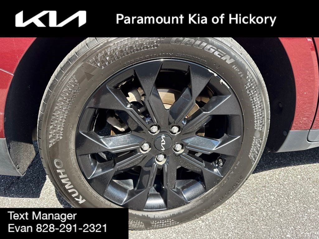 Used 2023 Kia Carnival SX Prestige FWD image 9