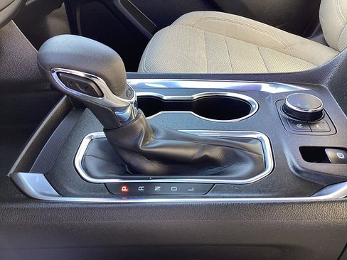 Used 2023 Chevrolet Traverse LS image 12